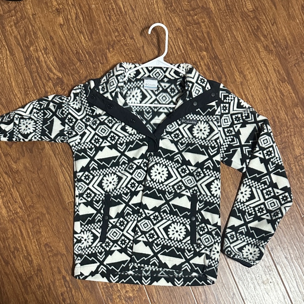Black and White Patterned Women's Columbia Sweater